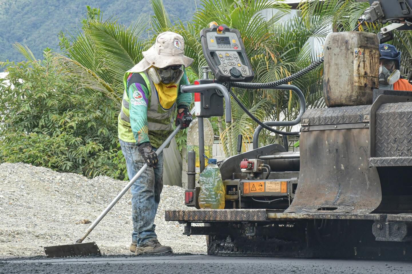 #Yantzaza | Avanzan los trabajos de asfaltado en la Av. Jaime Roldós