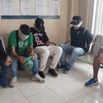 Policía y comuneros capturan a sujetos dedicados al robo durante la feria de Nangaritza