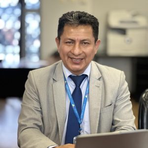 Asambleísta Héctor Valladares anuncia su voto para archivar la Ley de Minería en el Pleno de la Asamblea en Samborondón