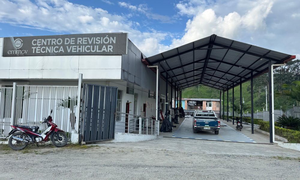 Suspensión temporal de matriculación y revisión vehicular en Centinela del Cóndor